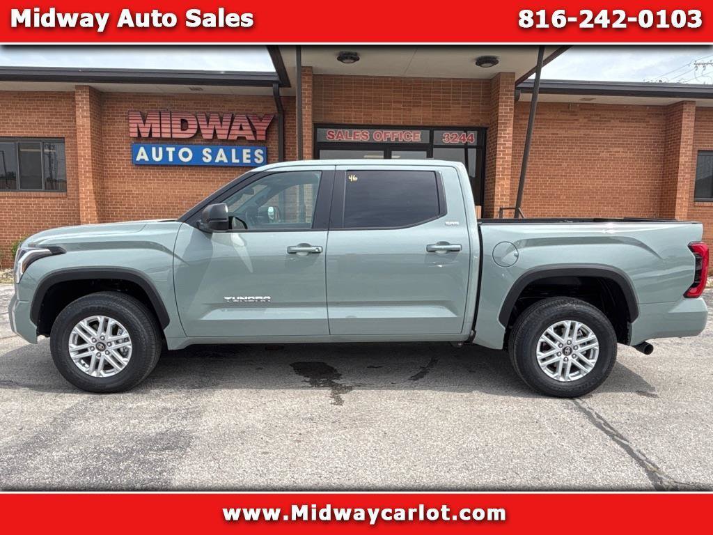 Used 2026 Toyota Tundra SR5 w/ SR5 Premium Package AWD/4WD image 1