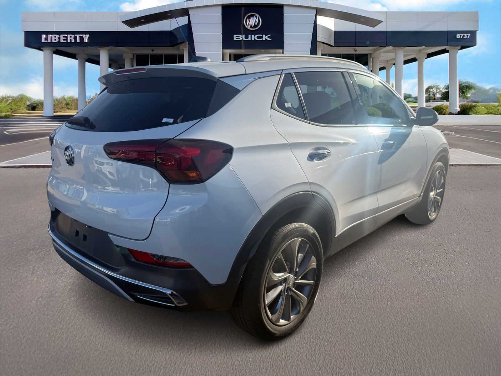 Used 2023 Buick Encore GX Essence w/ Experience Buick Package image 2