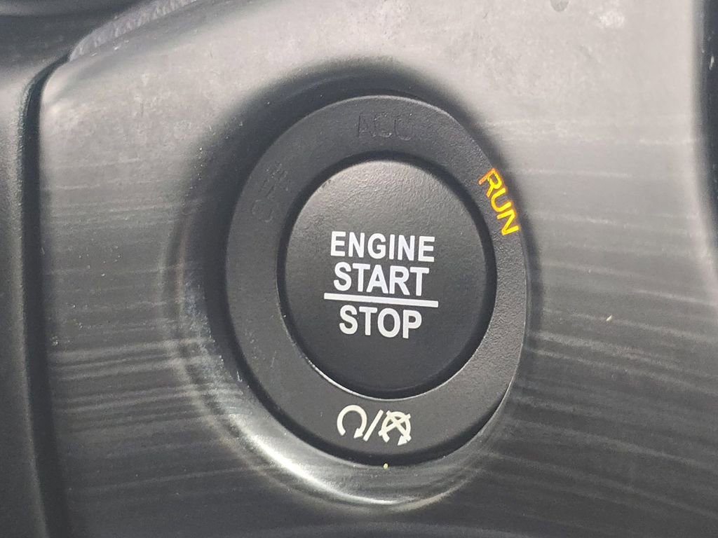 Used 2022 Jeep Grand Cherokee Laredo X image 34