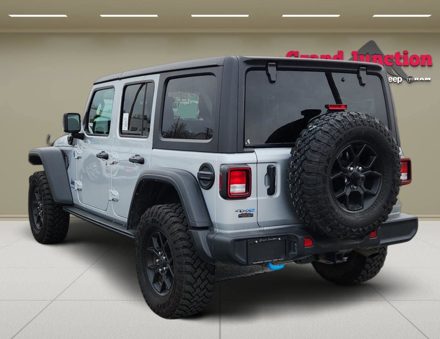 Used 2024 Jeep Wrangler Unlimited AWD/4WD image 5