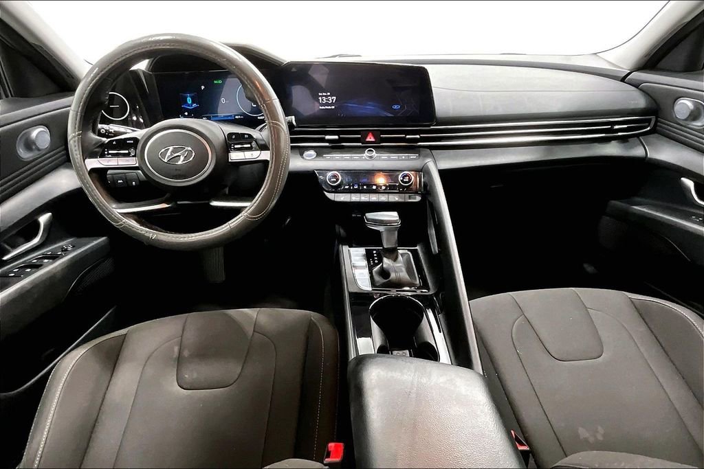Used 2023 Hyundai Elantra SEL w/ Convenience Package image 18