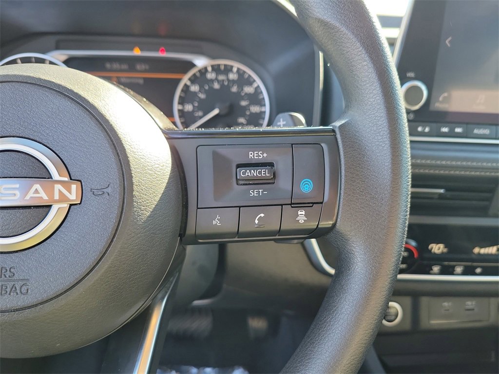 Used 2023 Nissan Rogue SV image 18