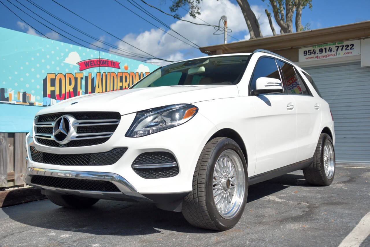 Used 2017 Mercedes-Benz GLE 350 w/ Premium 1 Package image 4