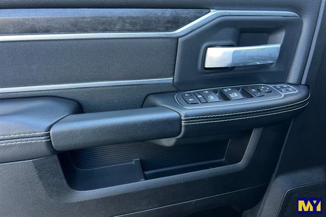 Used 2024 RAM 2500 Big Horn w/ Sport Appearance Package image 11