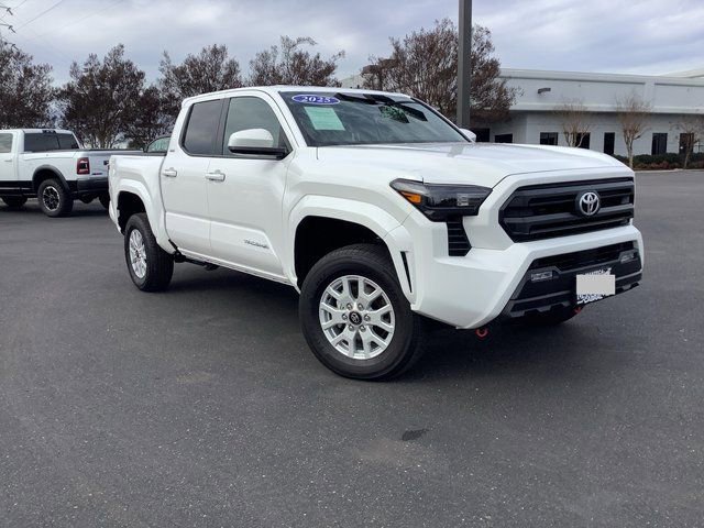 Used 2025 Toyota Tacoma SR5 image 2