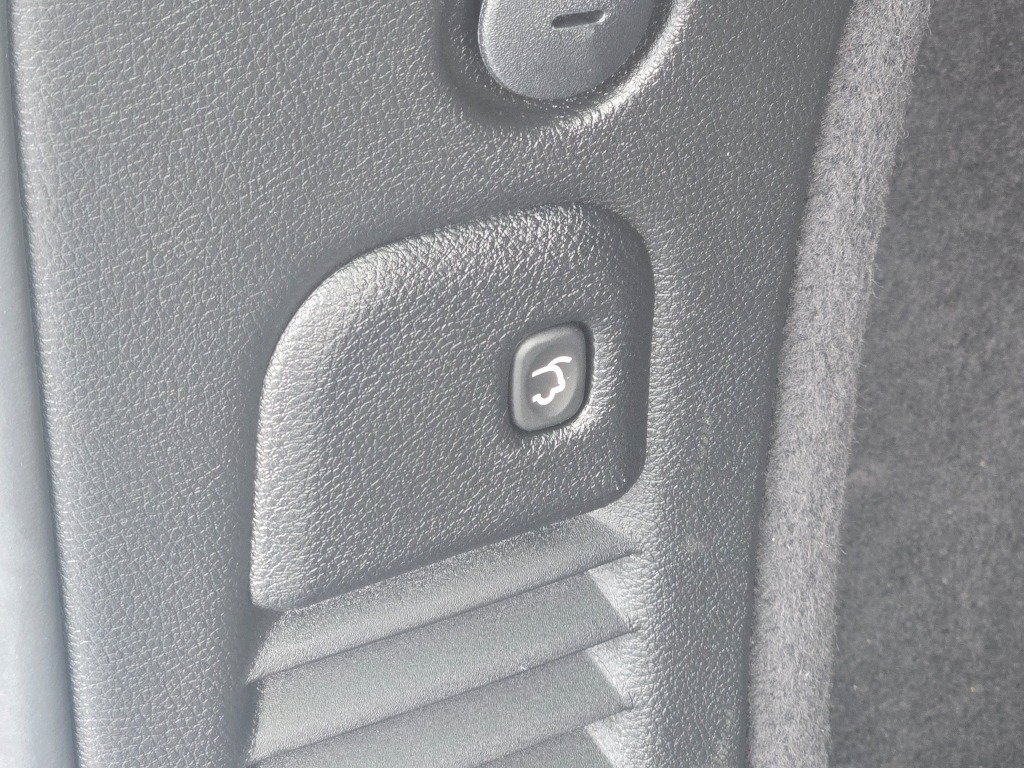 Used 2025 Dodge Durango GT AWD/4WD image 16