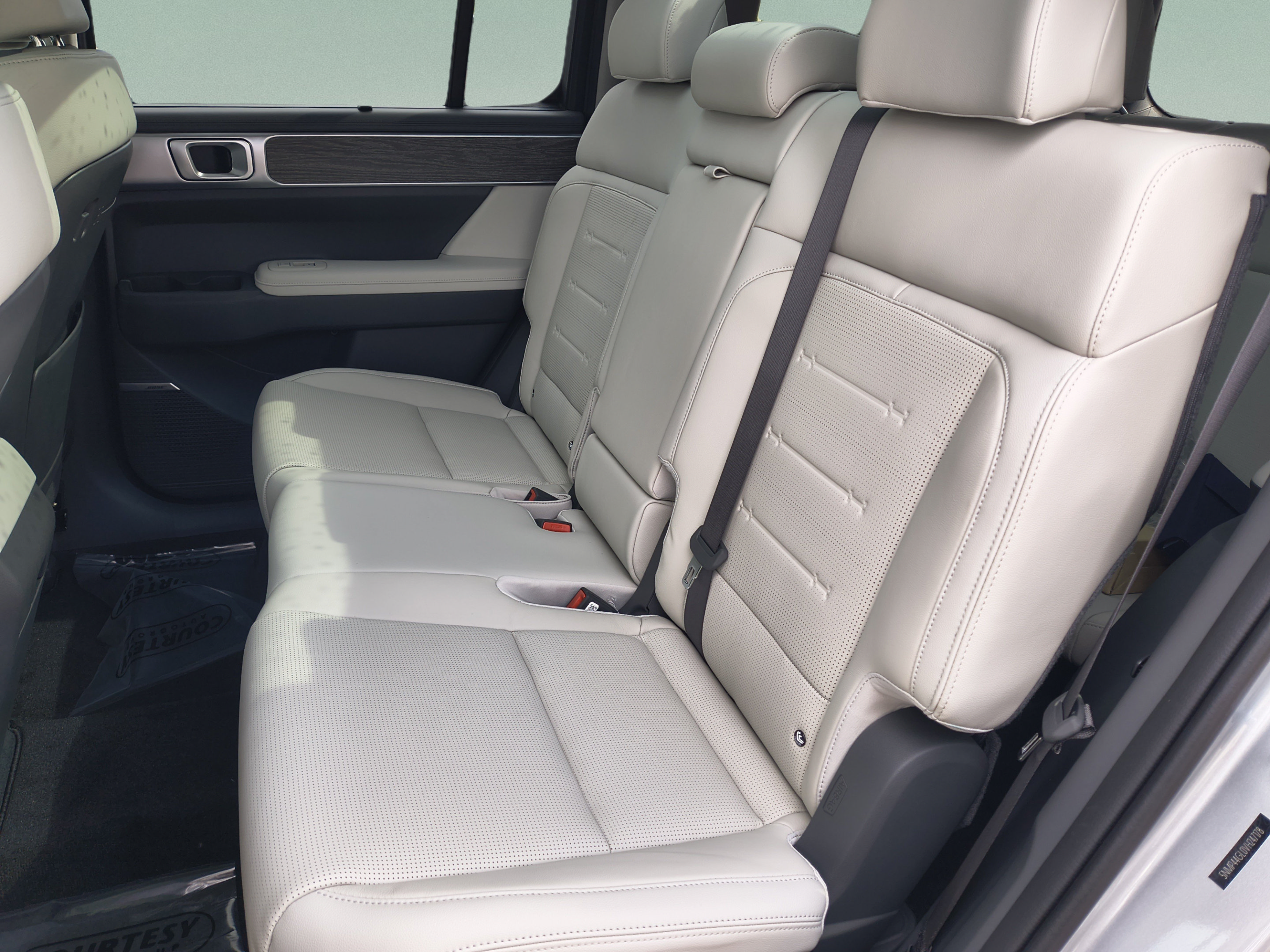 New 2027 Hyundai Santa Fe Limited FWD image 19