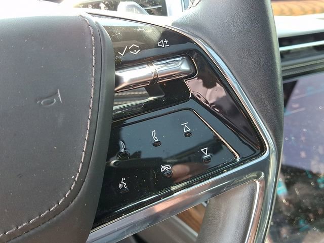 Certified 2025 Cadillac Escalade ESV Premium Luxury Platinum w/ LPO, Floor Liner Package image 19