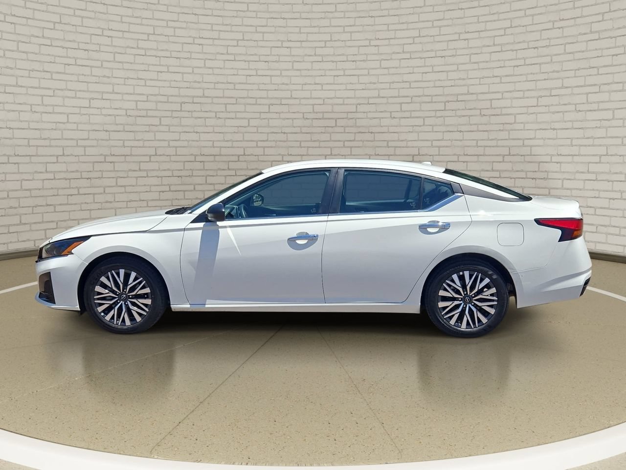 Certified 2025 Nissan Altima 2.5 SV FWD image 8