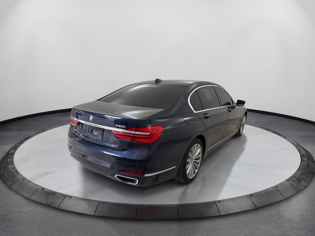 Used 2017 BMW 740i RWD image 5