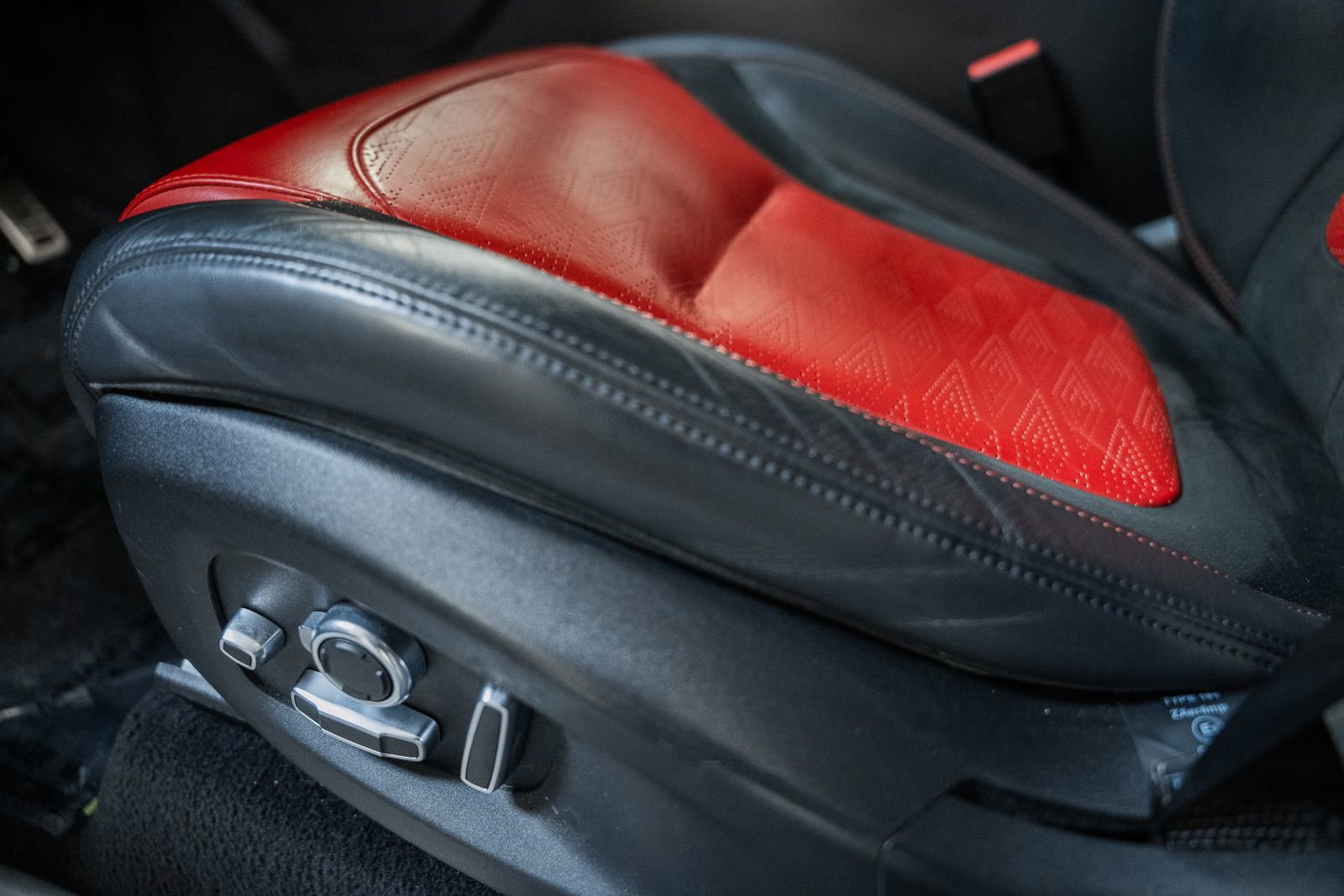 Used 2019 Land Rover Range Rover Sport SVR image 41