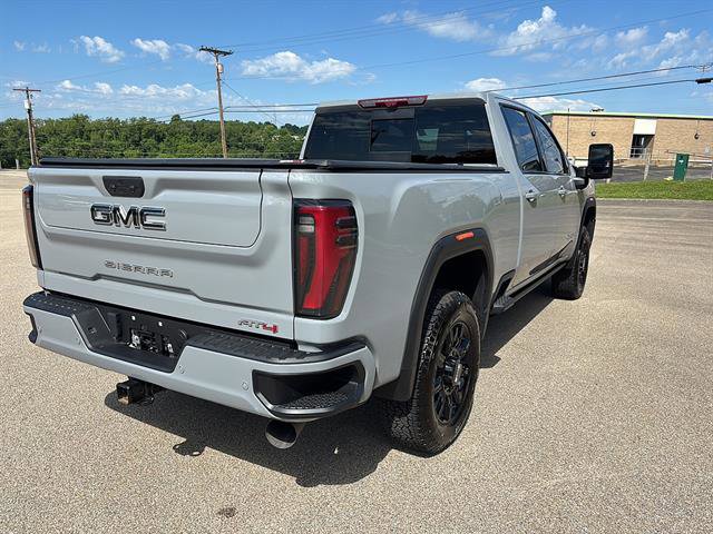 Used 2024 GMC Sierra 2500 AT4 w/ AT4 Premium Plus Package AWD/4WD image 4