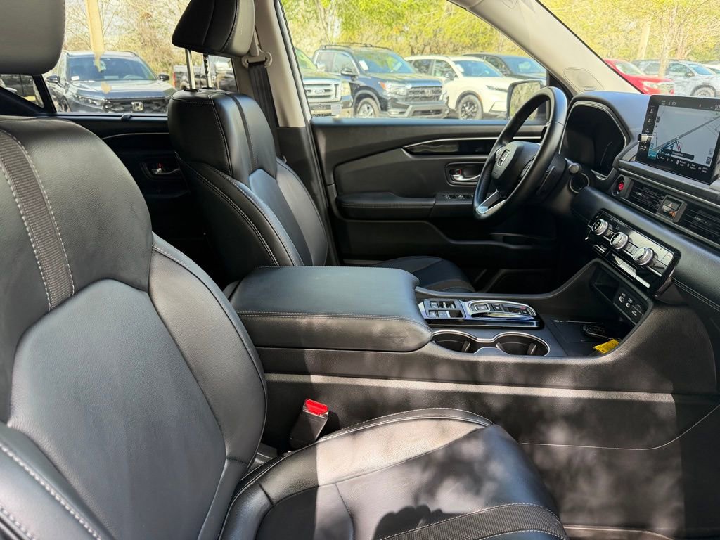 Certified 2025 Honda Pilot Touring image 10