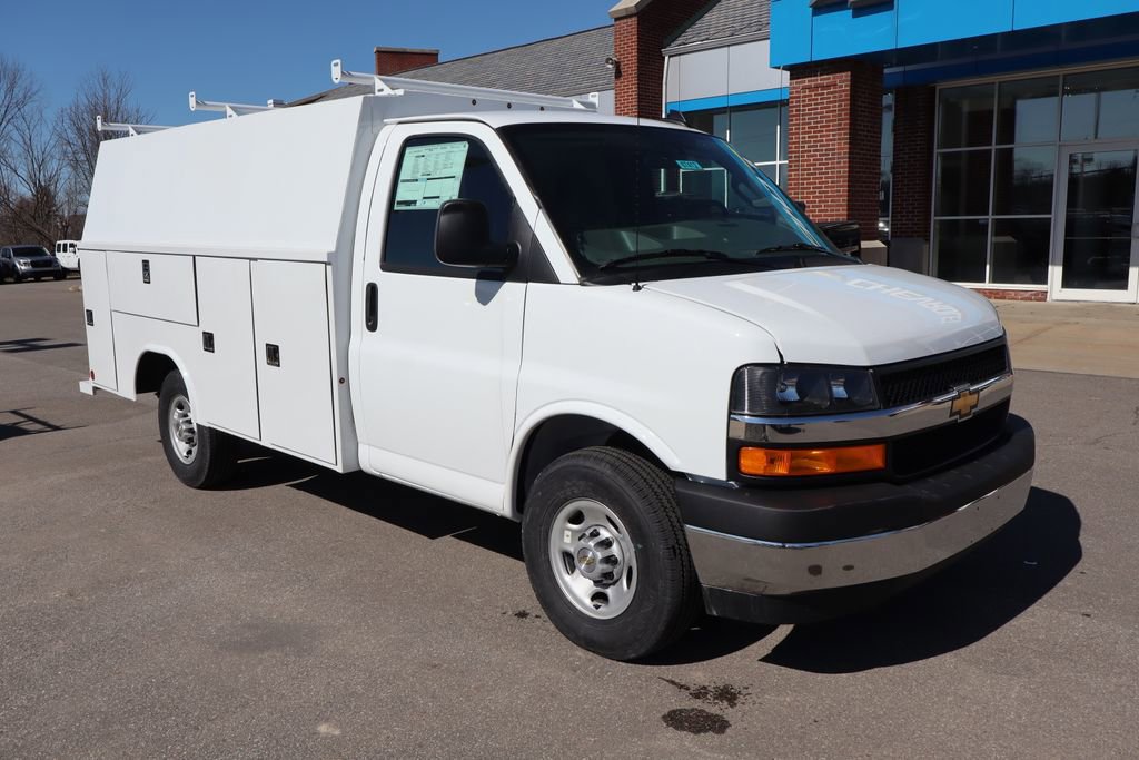 New 2026 Chevrolet Express 3500 w/ Power Convenience Package video 2