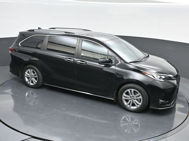 Used 2022 Toyota Sienna XSE AWD/4WD image 47