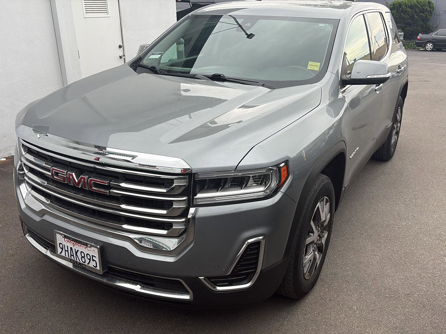 Used 2023 GMC Acadia SLE image 5