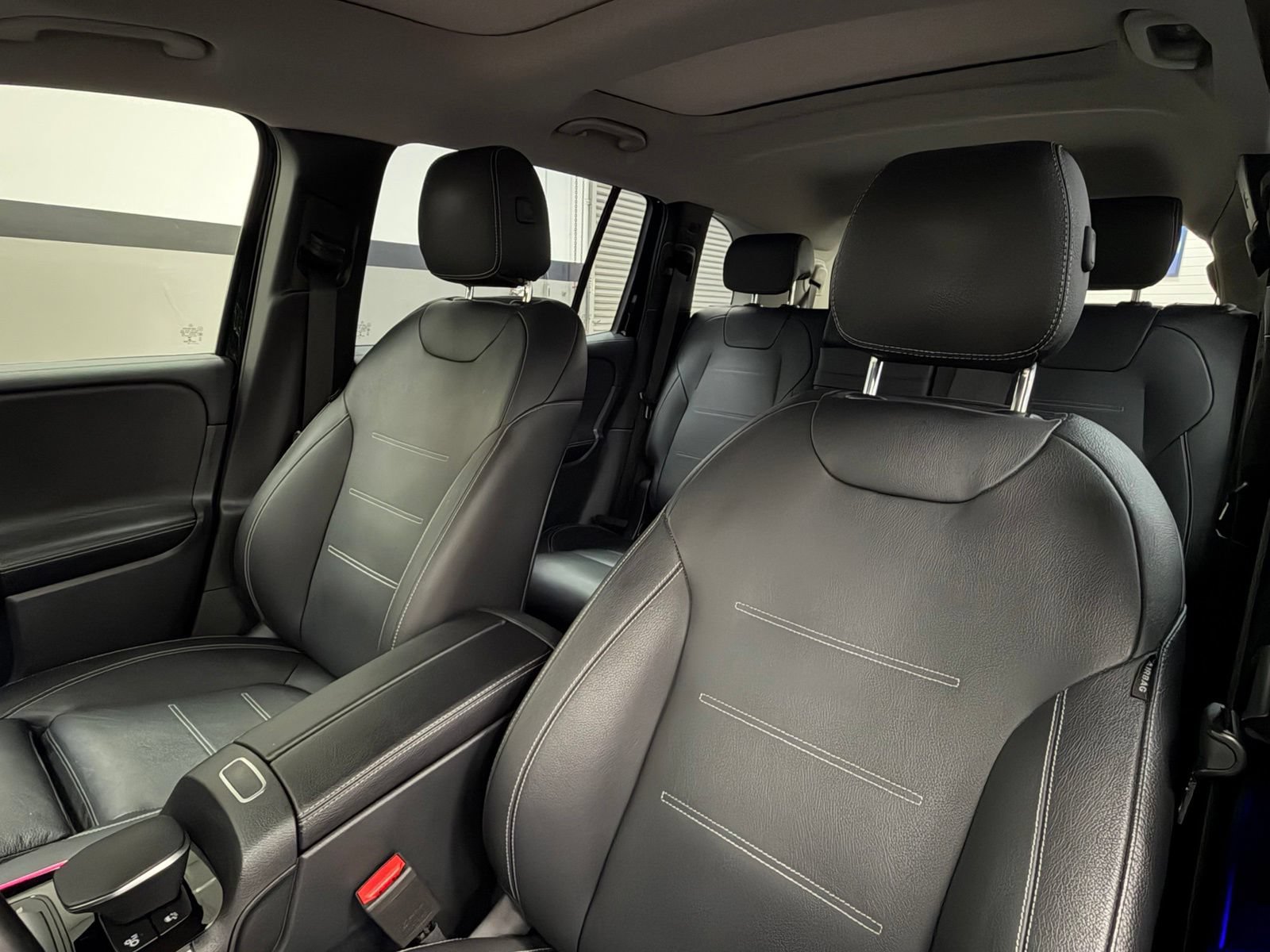 Certified 2022 Mercedes-Benz GLB 35 AMG 4MATIC image 26