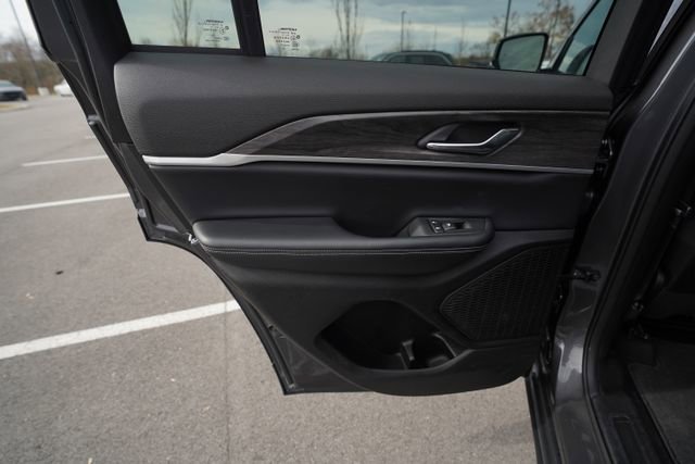 Used 2024 Jeep Grand Cherokee Limited image 15