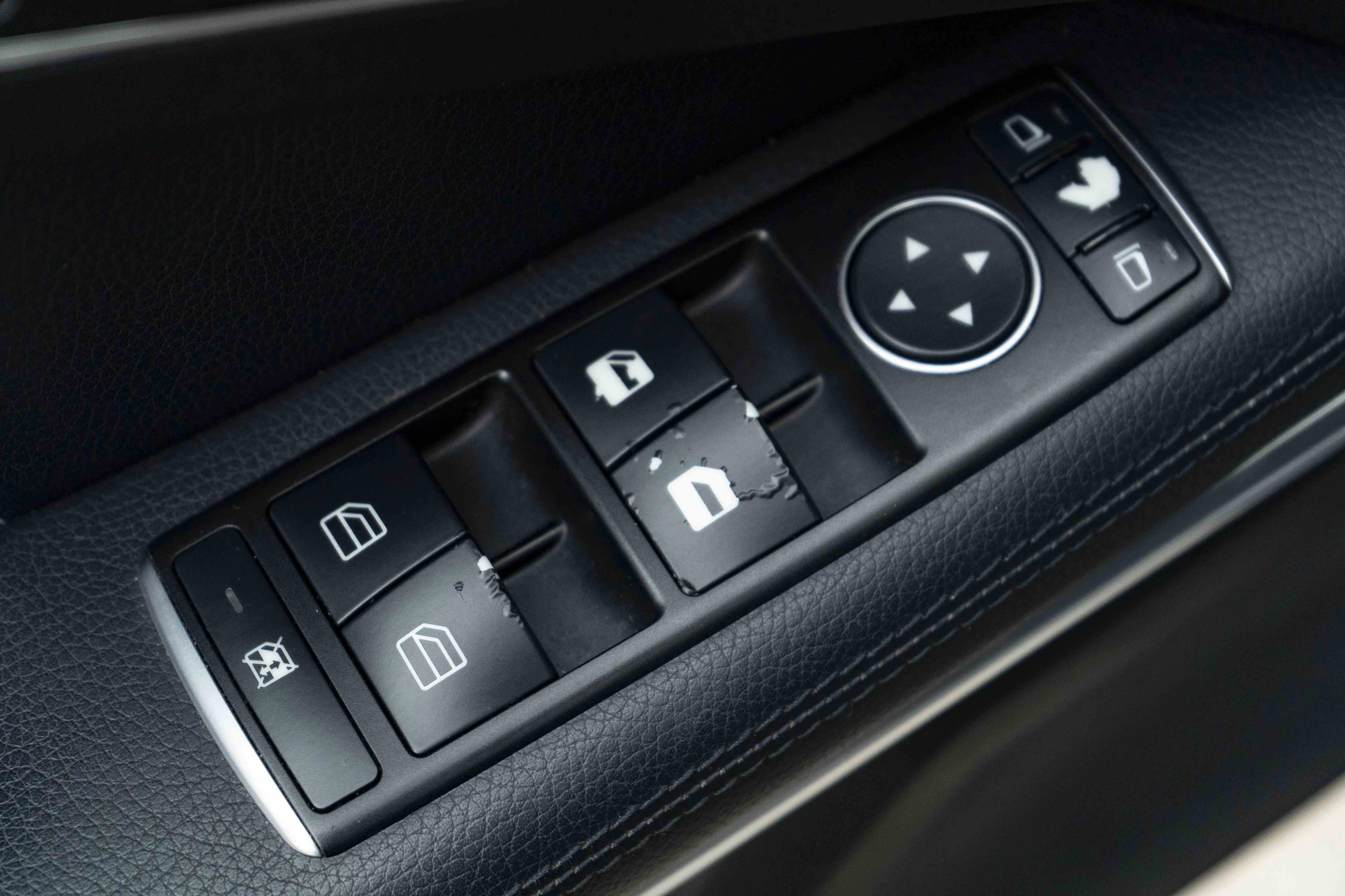 Used 2015 Mercedes-Benz E 350 4MATIC Sedan image 39