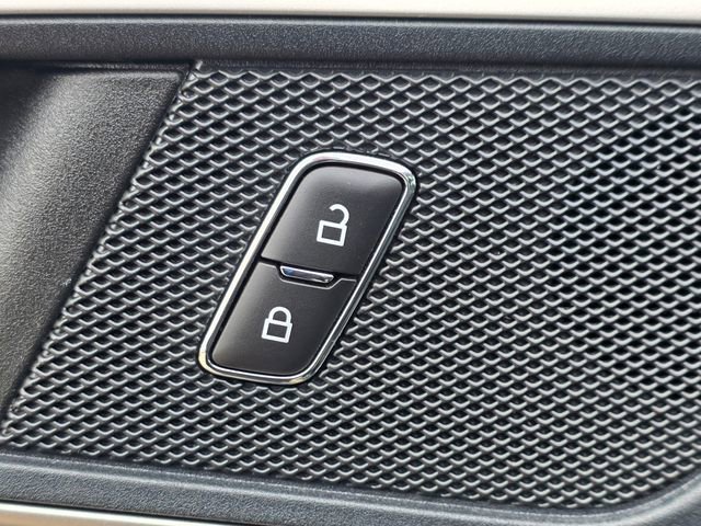 Used 2023 Ford Edge SEL w/ Convenience Package image 7