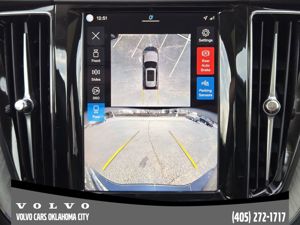 Certified 2025 Volvo XC60 B5 Plus AWD/4WD image 17