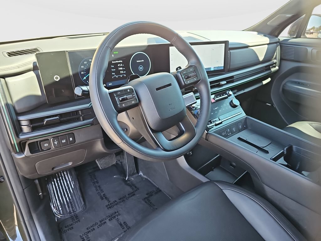 Used 2025 Hyundai Santa Fe Calligraphy FWD image 9