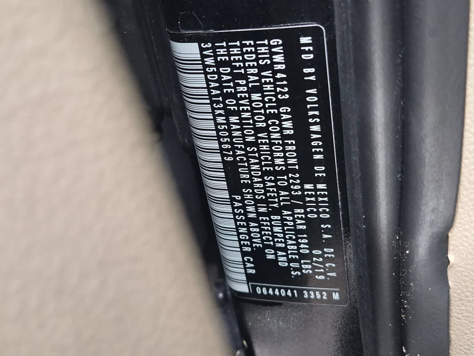 Used 2019 Volkswagen Beetle 2.0T SE FWD image 36
