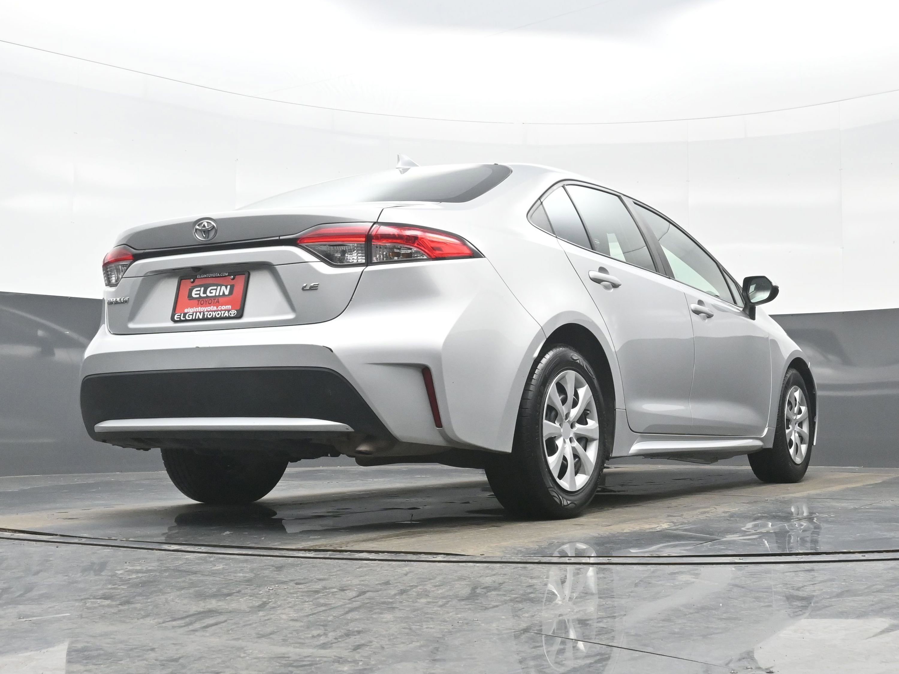 Used 2022 Toyota Corolla LE image 27