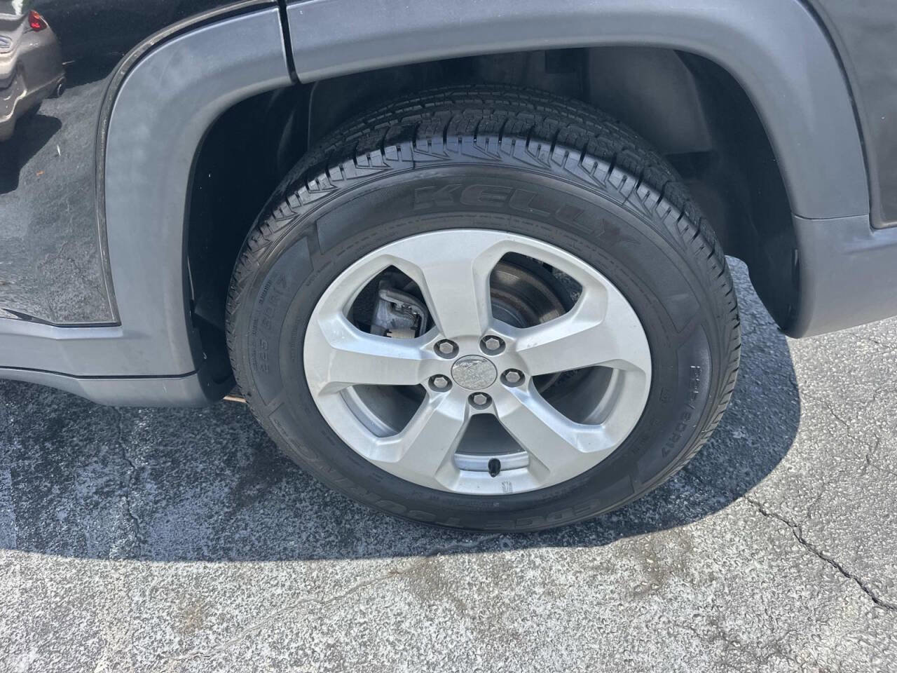 Used 2019 Jeep Compass Latitude w/ Popular Equipment Group FWD image 9