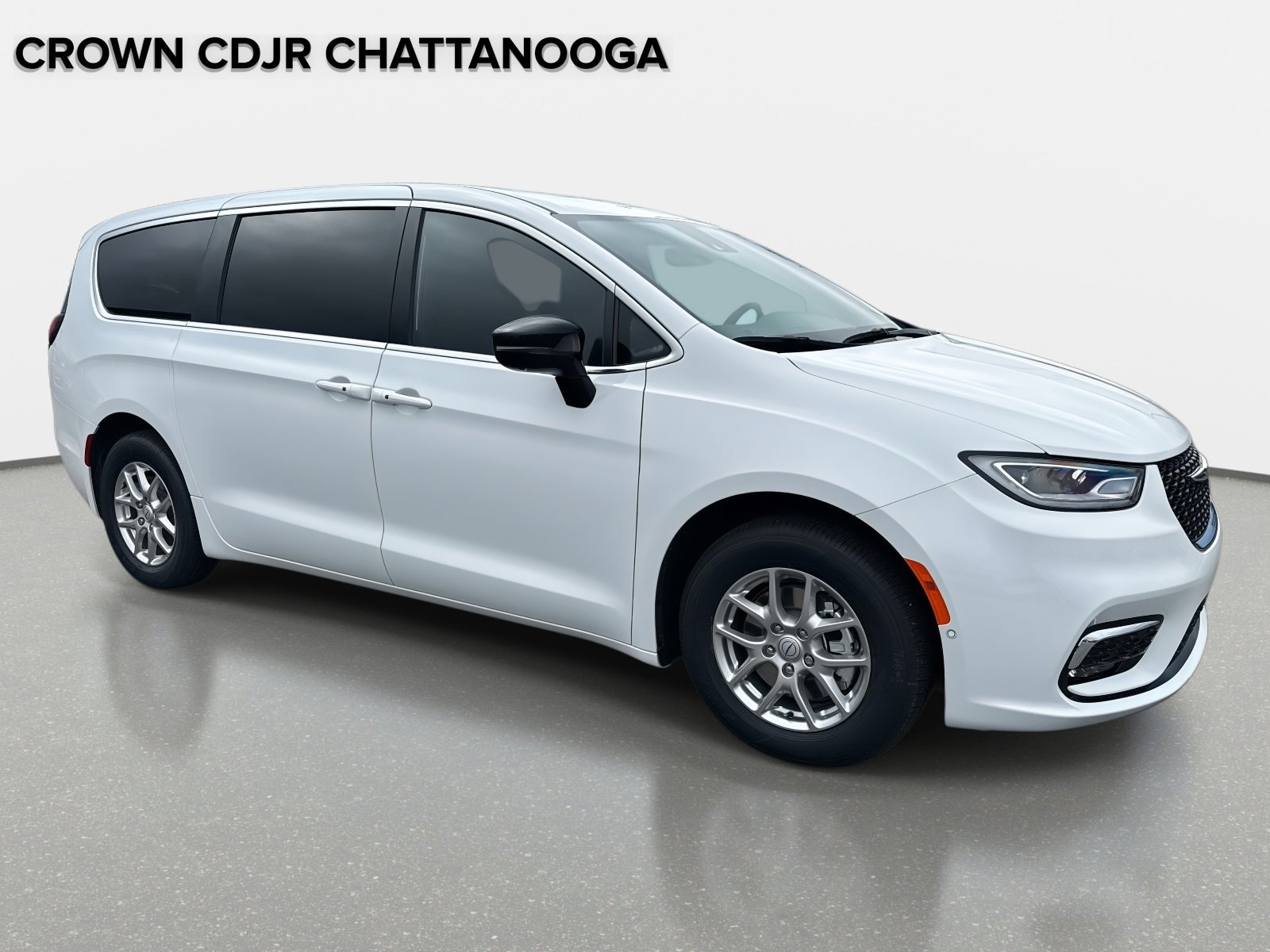 New 2026 Chrysler Pacifica Select image 2
