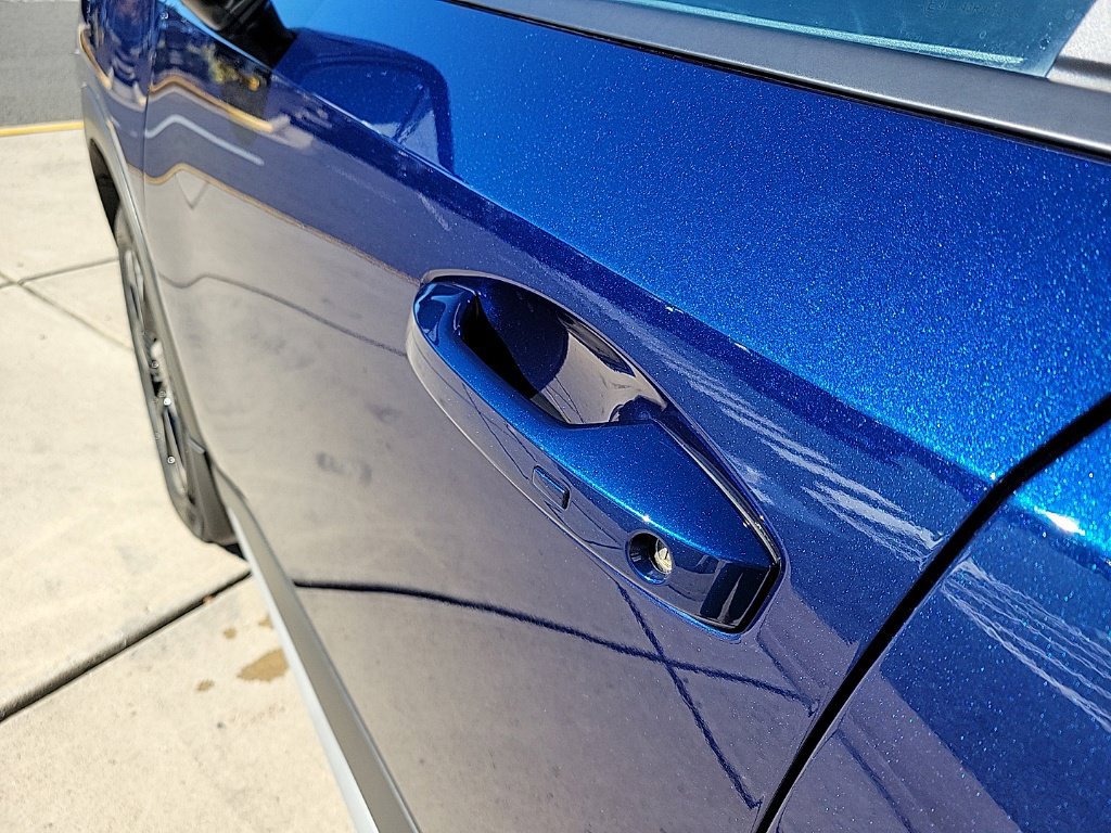 Certified 2025 Nissan Kicks SV w/ Charging Package AWD/4WD image 9