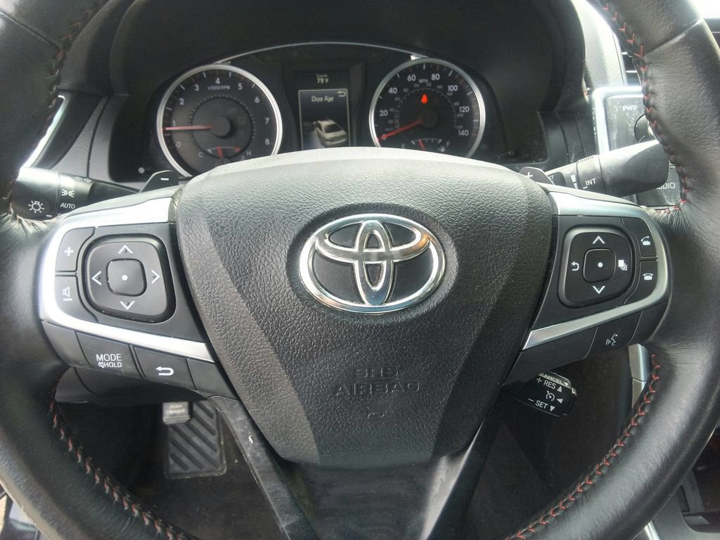 Used 2016 Toyota Camry XSE w/ Moonroof Package FWD image 20