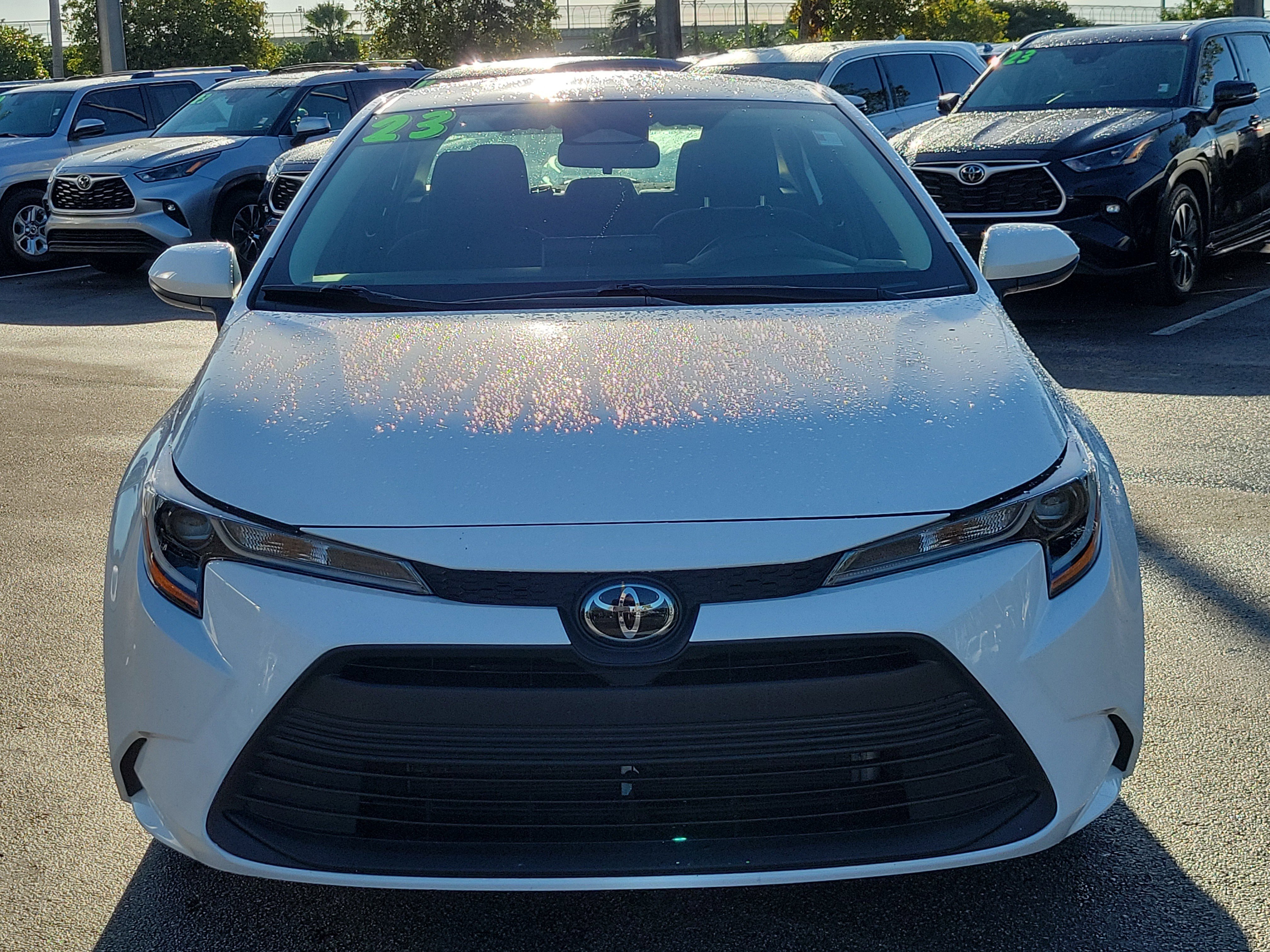 Used 2023 Toyota Corolla LE image 3