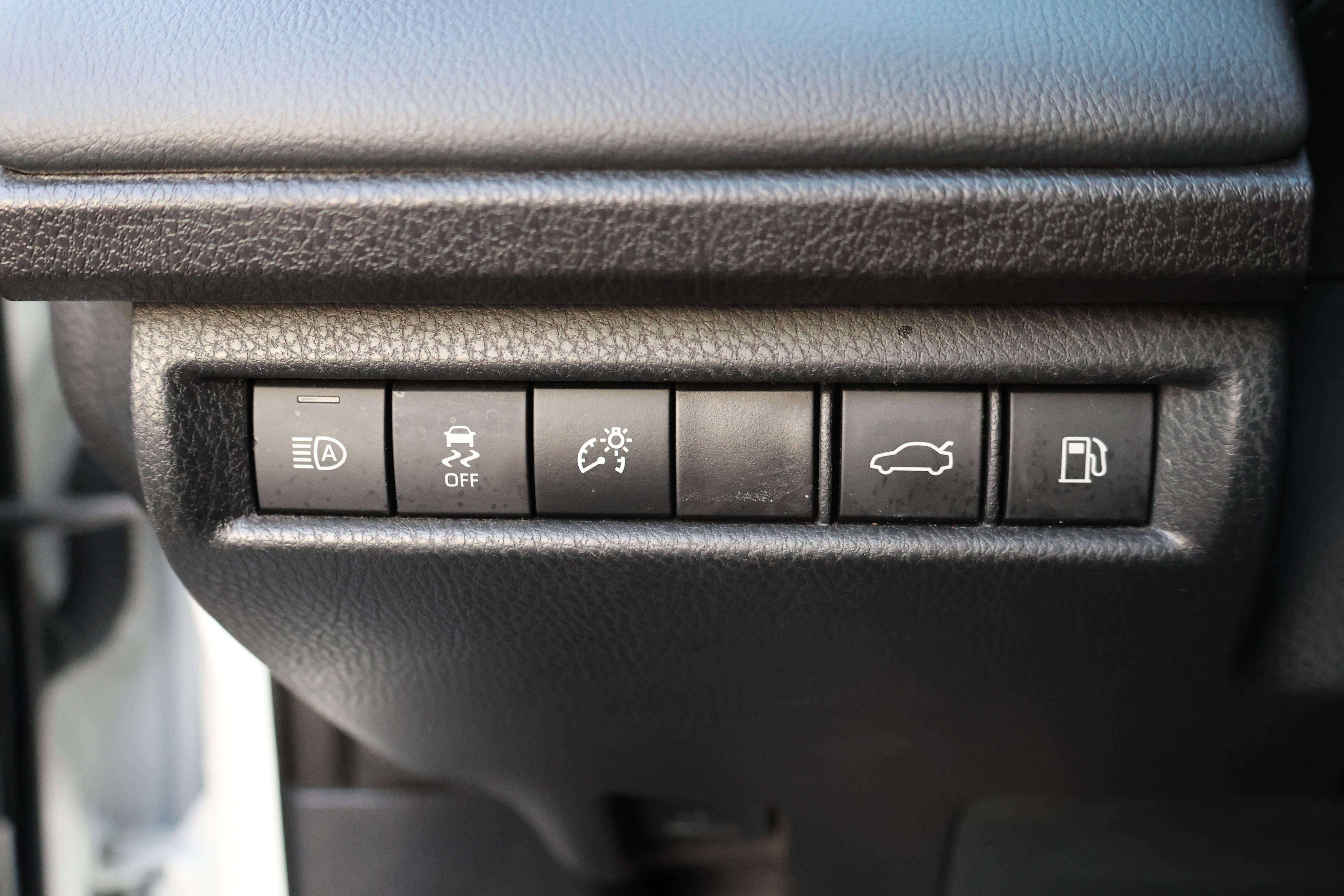 Used 2025 Toyota Camry XSE FWD image 31