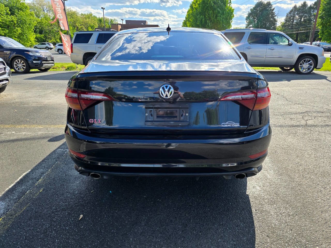 Used 2019 Volkswagen Jetta GLI FWD image 4