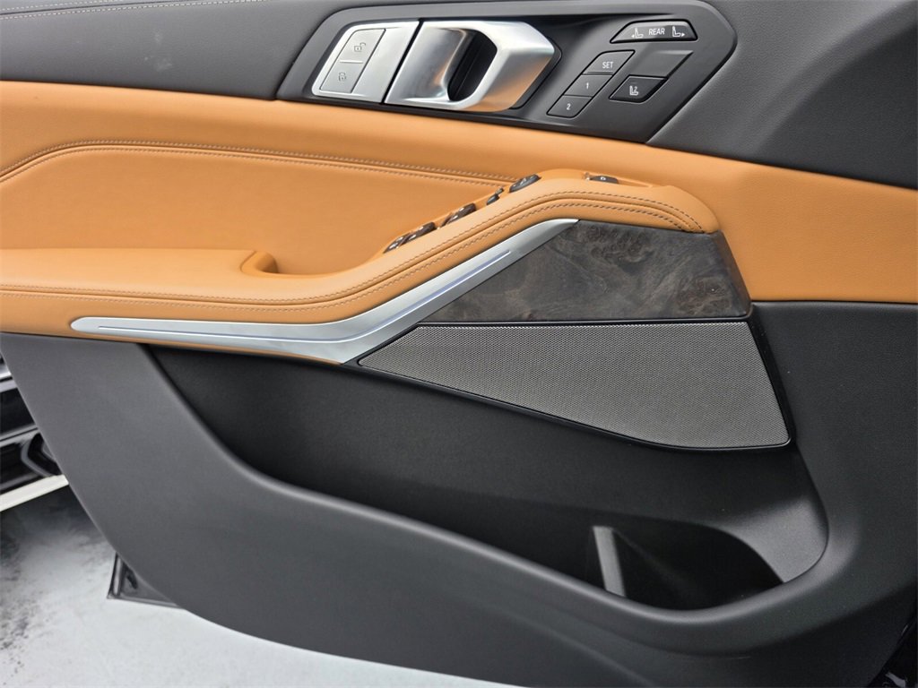 New 2026 BMW X7 xDrive40i w/ M Sport Package image 18