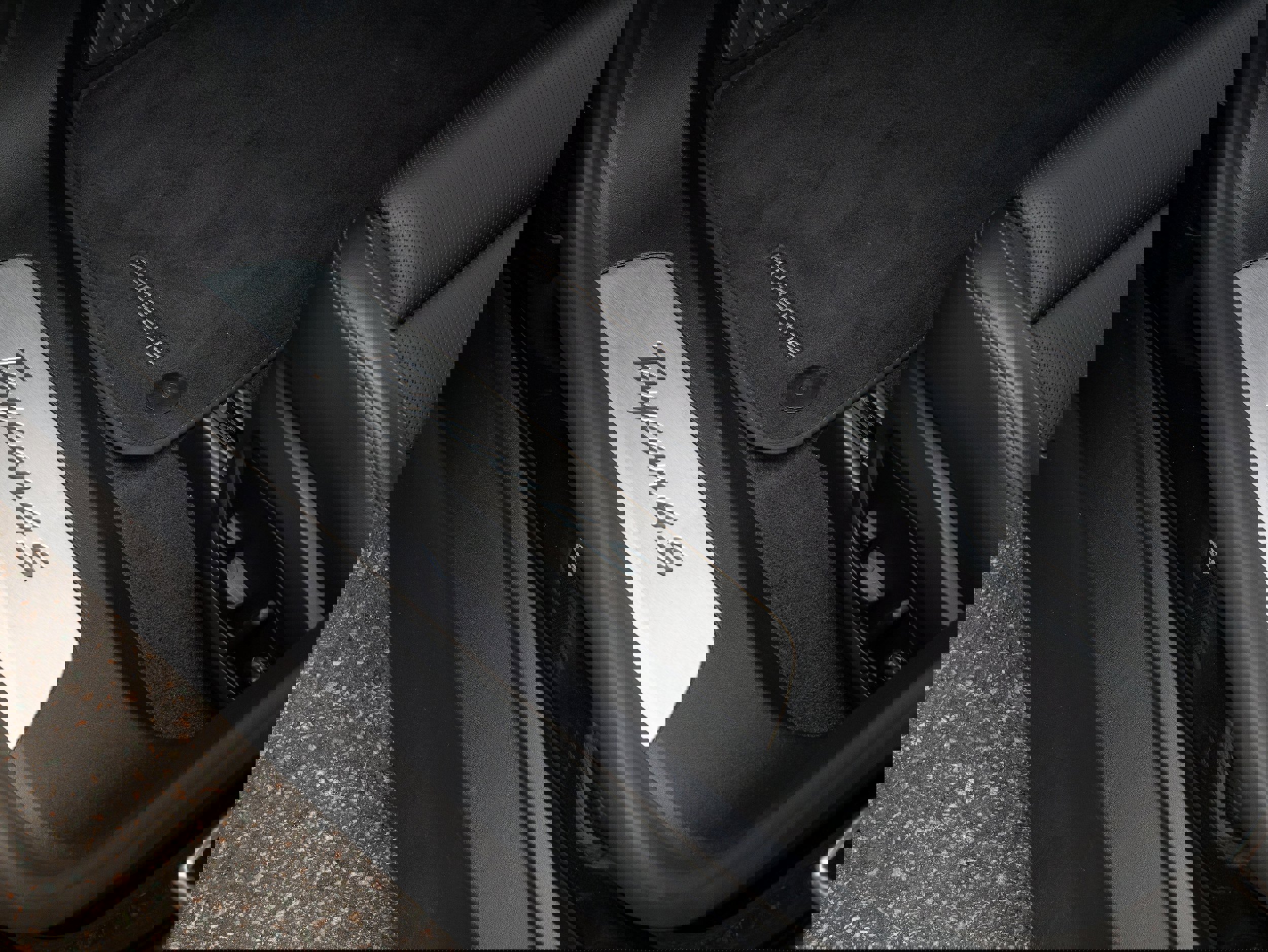 Used 2025 Porsche Taycan 4S image 29