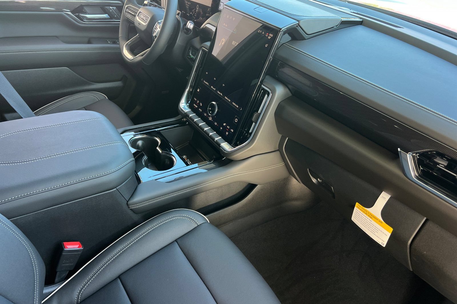 New 2026 GMC Yukon XL Elevation AWD/4WD image 18