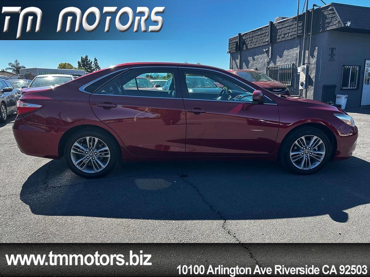 Used 2017 Toyota Camry SE image 19