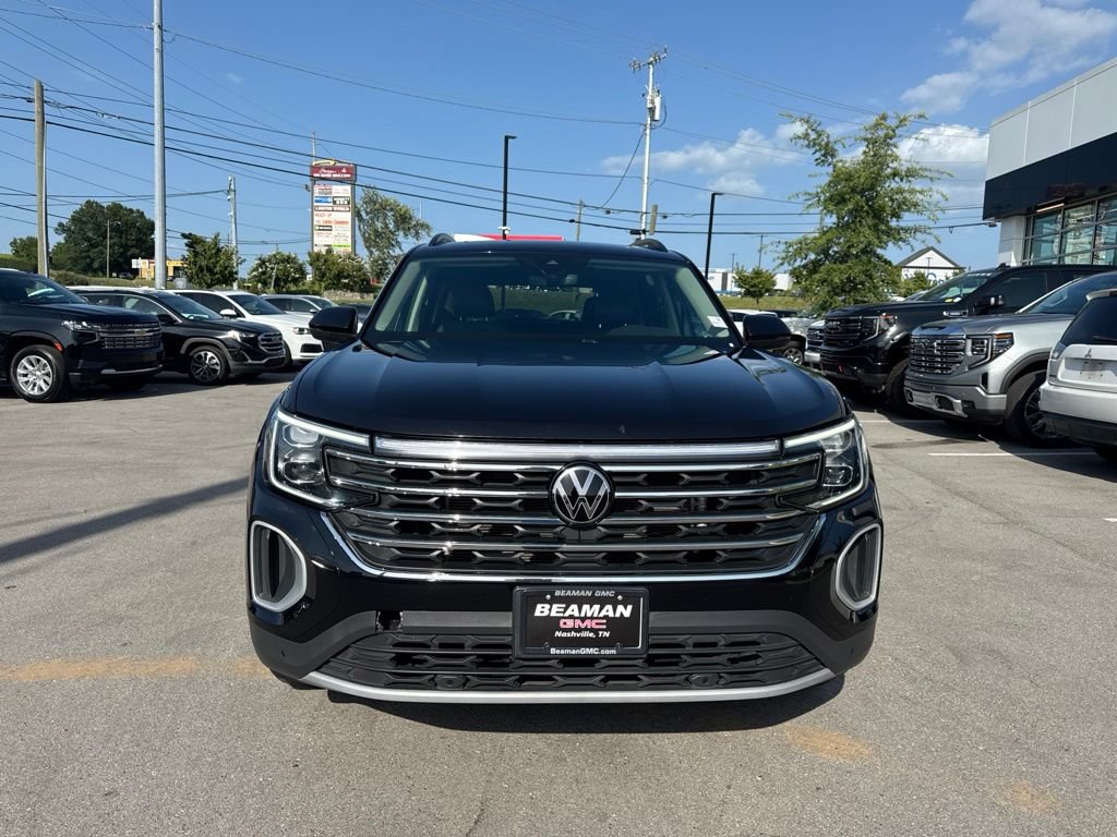 Used 2024 Volkswagen Atlas SE AWD/4WD image 2