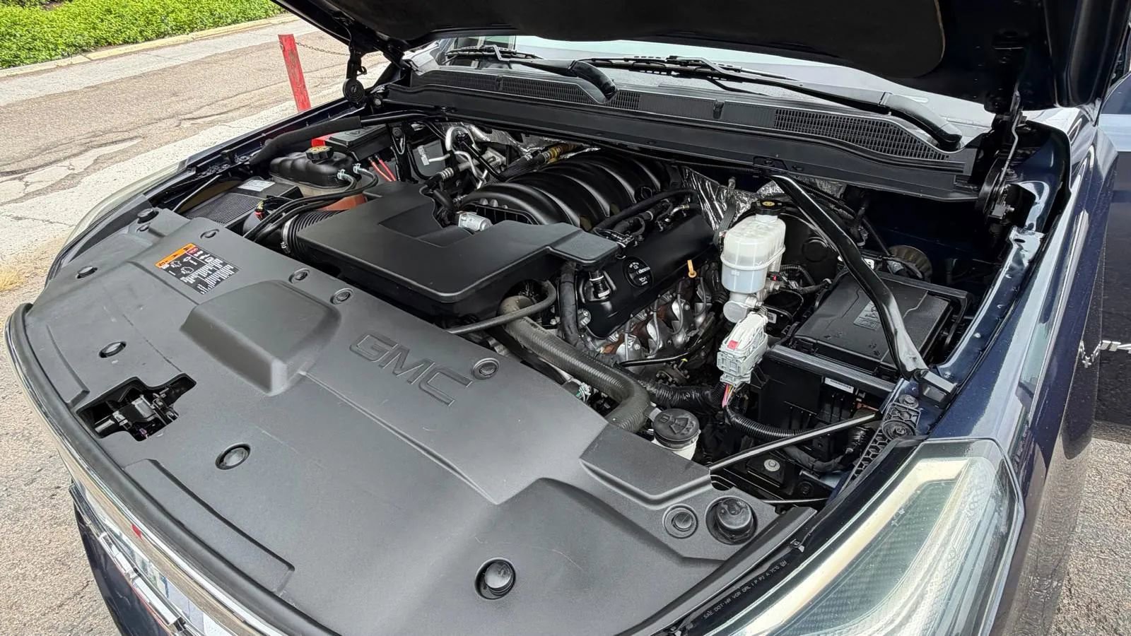 Used 2017 GMC Yukon XL SLE image 27