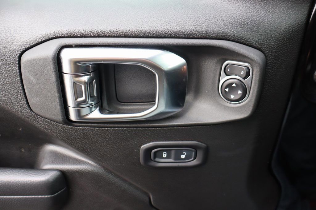 Used 2025 Jeep Gladiator Mojave w/ Convenience Group image 26