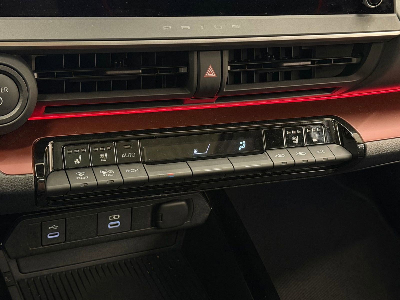 Used 2025 Toyota Prius Plug-In Hybrid w/ Limited Premium Package image 29