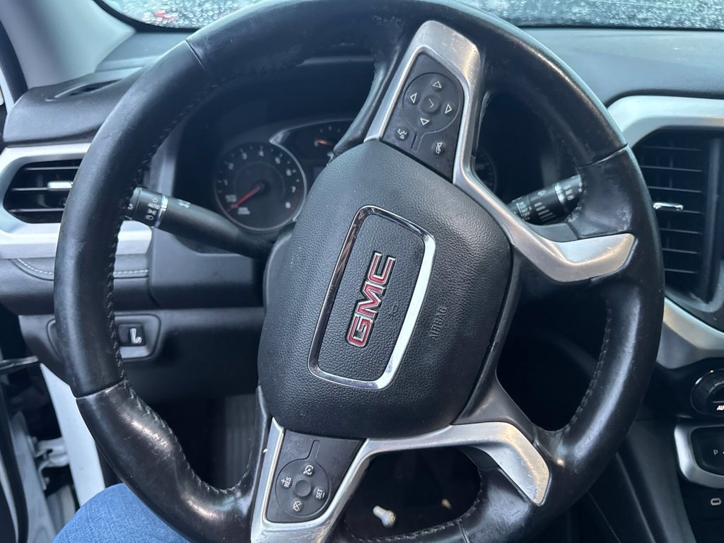 Used 2020 GMC Acadia SLE w/ Driver Convenience Package FWD image 6
