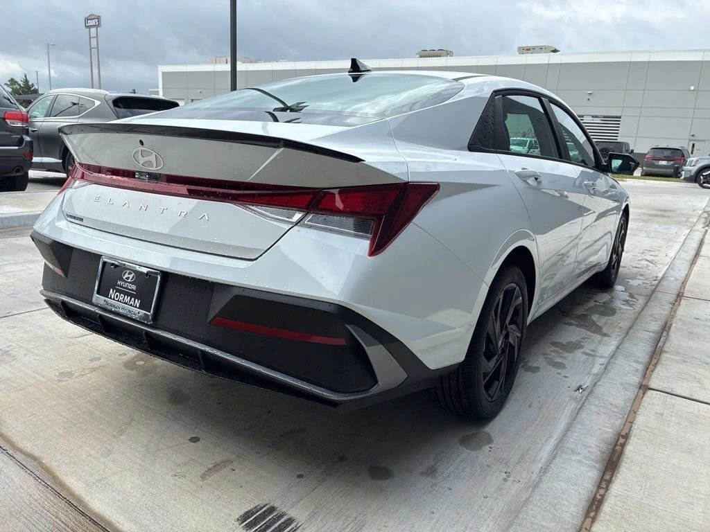 New 2026 Hyundai Elantra Sport FWD image 4