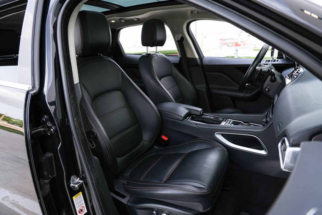 Used 2020 Jaguar F-PACE Prestige AWD/4WD image 23