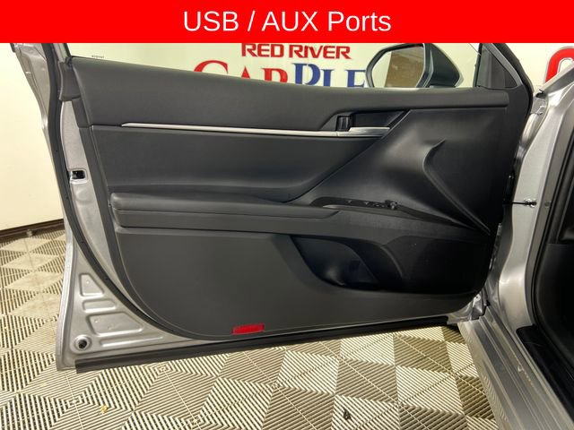 Used 2024 Toyota Camry SE FWD image 11