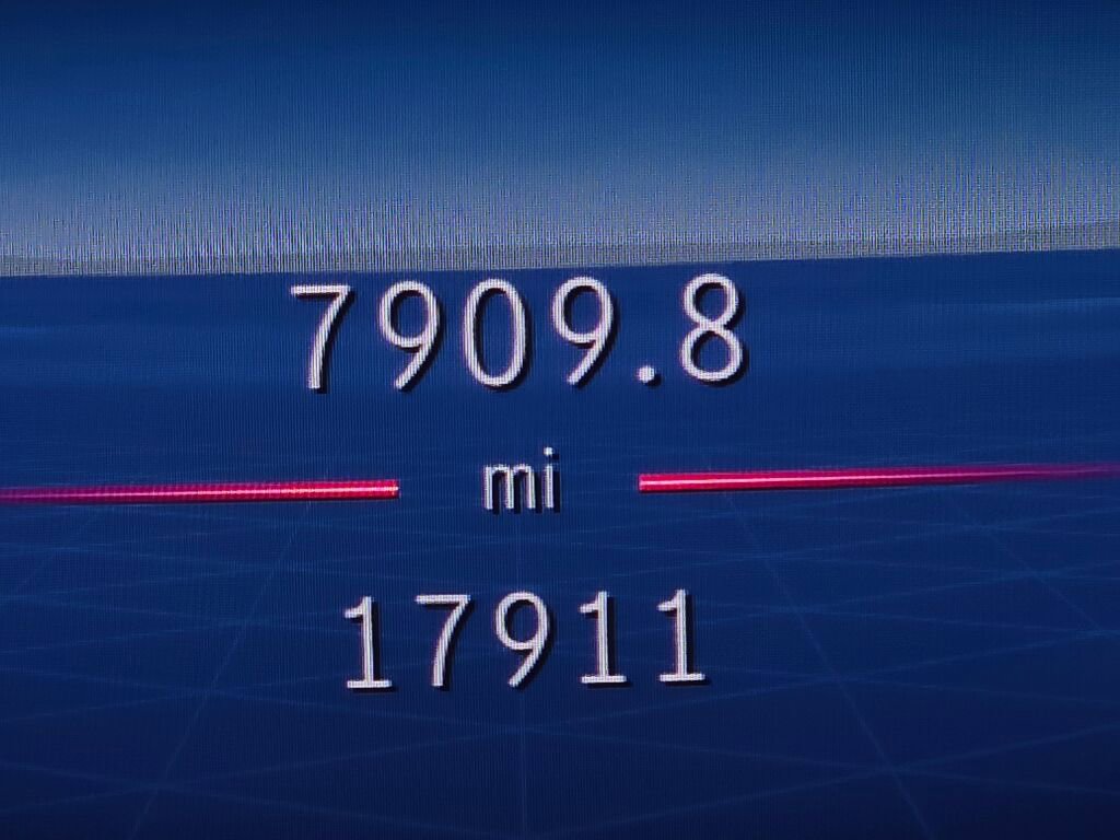 Used 2025 Mercedes-Benz GLE 350 4MATIC w/ Driver Assistance Package image 41