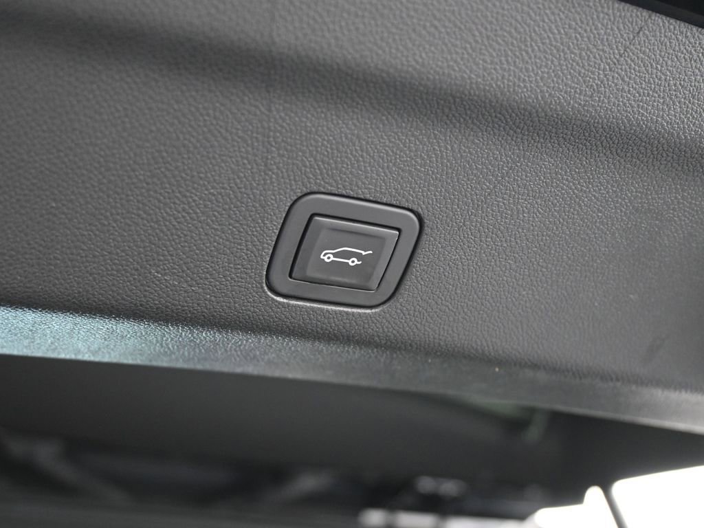 Used 2023 Chevrolet Tahoe Z71 w/ Luxury Package image 49