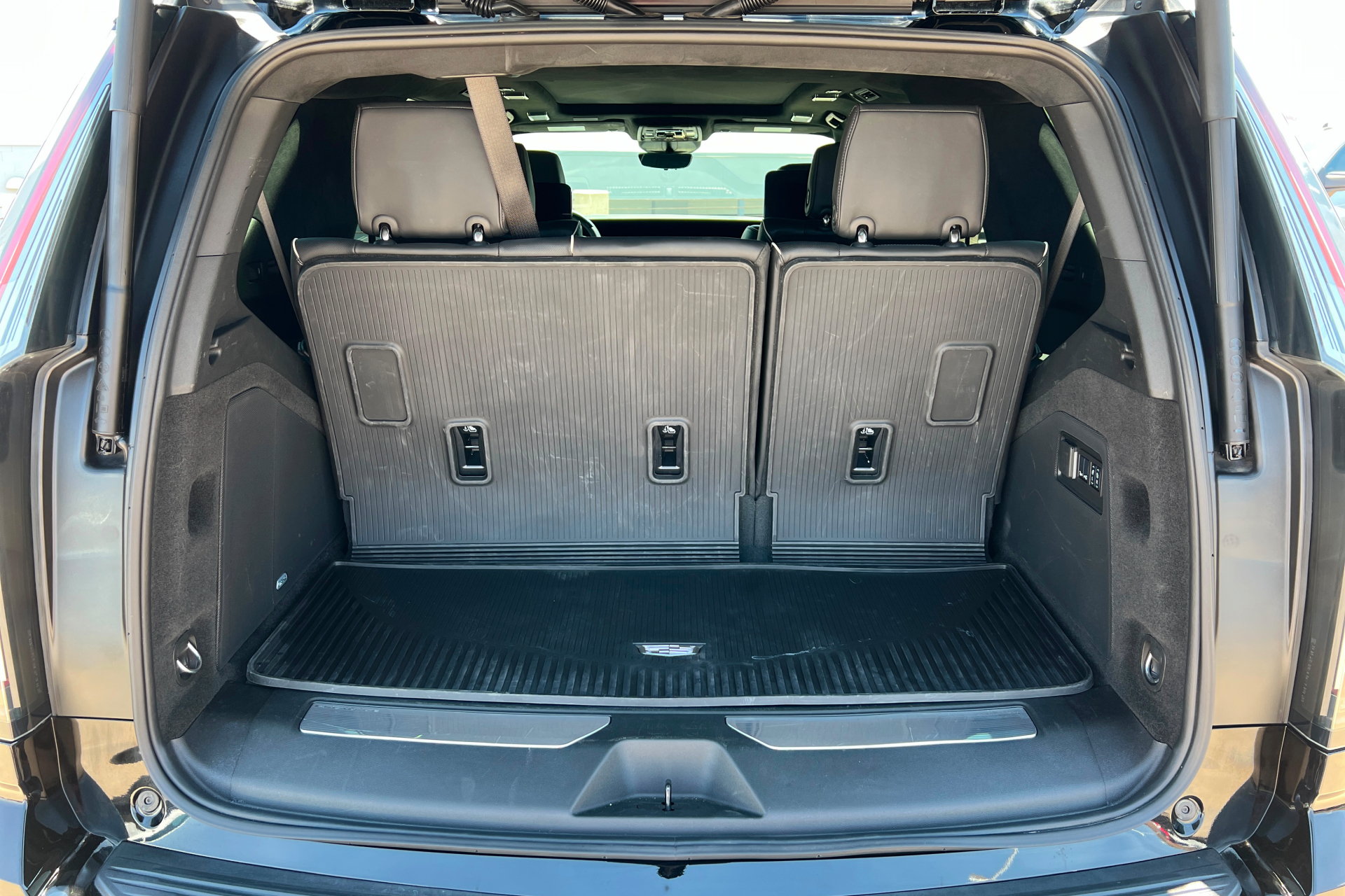 New 2025 Cadillac Escalade Sport Platinum w/ LPO, ONYX Package AWD/4WD image 24